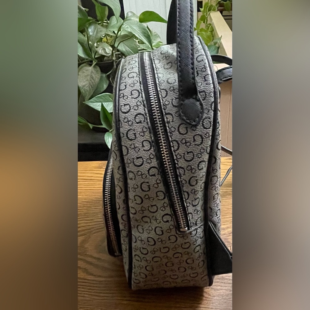 Guess Black Monogram Backpack Classic Design - Picture 5 of 12